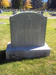 Larger memorial image loading...