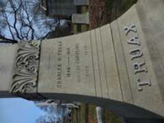 Larger memorial image loading...