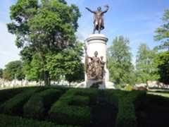 Larger memorial image loading...