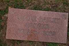 Larger memorial image loading...