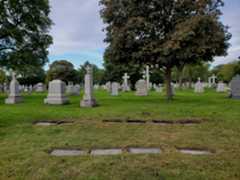 Larger memorial image loading...