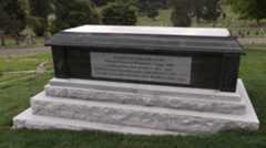 Larger memorial image loading...