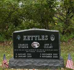 Larger memorial image loading...