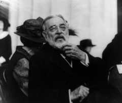 Larger memorial image loading...