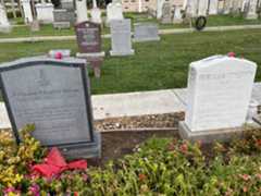 Larger memorial image loading...