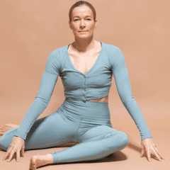 【アメリカで話題】ただ座るだけ!股関節がみるみる柔らかくなる「90/90ストレッチ」