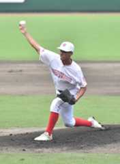 高校野球の九州秋季大会1回戦の明豊戦に先発したウェルネスの長山武蔵=25日、宮崎県・ひなたサンマリンスタジアム宮崎(又吉宏宜撮影)