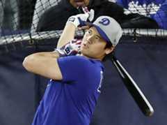打撃練習するドジャース・大谷=トロント(共同)