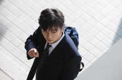 「寄生獣」劇中カットを入手!染谷将太は撮了に「ミギー、5カ月ありがとう」