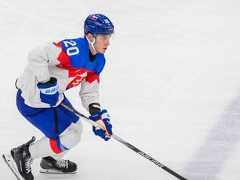 Juraj Slafkovský (Slovensko) v zápase základnej B-skupiny Švédsko - Slovensko.