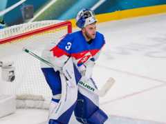 Samuel Hlavaj (Slovensko) v zápase základnej B-skupiny Švédsko - Slovensko.
