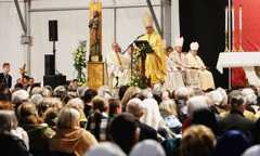 Près de 1 500 fidèles ont assisté à la messe de départ de Dominique Rey à La Castille, le 1er février 2025