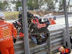 遠藤記者、危機一髪!…コースサイドで遭遇したMotoGPマシンの激しい転倒と、近年大事故が増えた理由