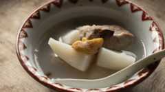 主役はスペアリブ 食べ応えのある薬膳スープ