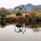 이 계절 놓치면 1년 후회한다‘가을’을 전시한 미술관의 뜰