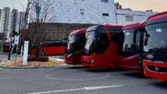 “차라리 퇴사” “불 지핀 장사” 통근버스 사라지는 혁신도시 두 표정