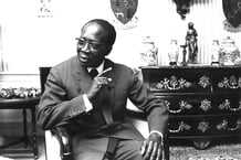 Léopold Sédar Senghor, dans sa propriété de Verson, près de Caen (Normandie), en août 1981. © Pascal Maitre/Jeune Afrique