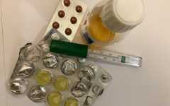 Лечение простуды. Иллюстративное фото.