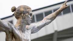 Angry fans auction off Ibrahimovic's nose