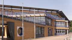 Gebäudeansicht Gymnasium Gustav-Hertz-Schule