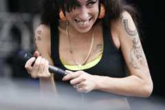 Amy Winehouse, Kanye West Sweep Grammys