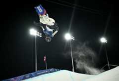 男子ハーフパイプ決勝で、1本目トップに立った山田琉聖(ロイター)