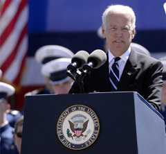 拜登在美国空军学院演讲,声称中国没有创新能力