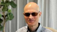 「総合的」って何? カナダ人翻訳家に聞く、日本の「ぼかし言葉」 政治家が多用、判断の根拠をあやふやに