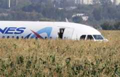 Аварийная посадка А321 в поле