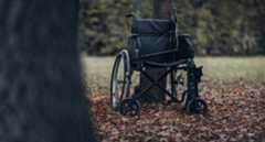 Инвалидная коляска. Фото: Georgi Kalaydzhiev / Unsplash.com Инвалидная коляска. Фото: Georgi Kalaydzhiev / Unsplash.com