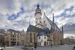 Thomaskirche Die Thomaskirche in Leipzig war Wirkungstätte von Johann Sebastian Bach.