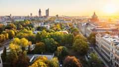 Panorama Leipzig Blick über Leipzig mit City-Hochhaus, Rathausturm, Thomaskirche und Bundesverwaltungsgericht