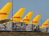 DHL am Flughafen Leipzig/Halle Mehrere Flugzeuge mit dem DHL-Branding stehen am Flughafen Leipzig/Halle