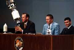 as13-936_70hc-542_post-flt_press_conf_at_msc