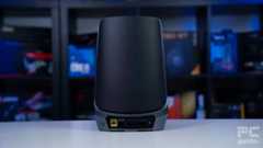 Netgear Orbi RBKE963B WiFi 6E Mesh router back, source PCGuide