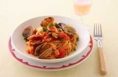 魚介のトマトソースパスタ