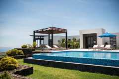 Pikaia Lodge poolside