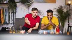 Wer es am Montag nach dem Superbowl nicht schafft, sich während des Tages auszuruhen, holt sich in der nächsten Nacht automatisch, was er braucht.