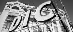 DIC sign being removed, Palmerston North, 1989