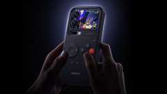 ハカセが選ぶ今年の“変態スマホ”はレトロ携帯ゲーム機に変身する遊び心の詰まった1台:スマホ“裏”アワード2025 画像