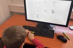 Life Child-Studie Bei dem computerbasierten Test mussten sich die Kinder sieben Minuten lang stark konzentrieren, ohne Pause. Foto: Life Child-Studie / Universität Leipzig