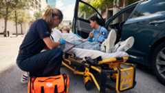 EMS ET8X Checking Vitals Blog Photo