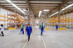 warehouse-photography-website-blog-workers-leaving-smiling-1280x720.jpg