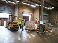 Blog - Cross Docking Warehouse, warehouse-photography-application-ZT610-cross-docking-7000x4667- Blog - Cross Docking Warehouse